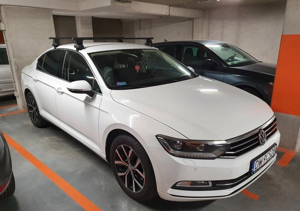 Volkswagen Passat cena 61900 przebieg: 114500, rok produkcji 2015 z Wrocław małe 92